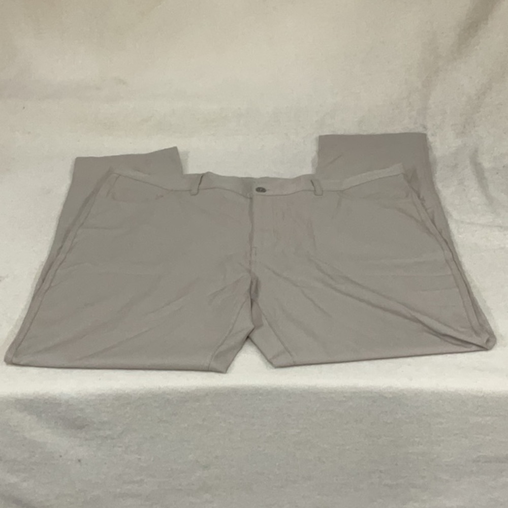 EUC Mens khaki 32 degrees pants